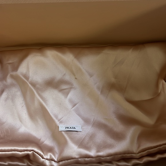 Prada nude heels - Picture 5 of 6